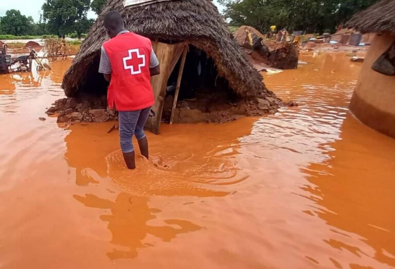 Torrential rains cause devastating floods in Conakry