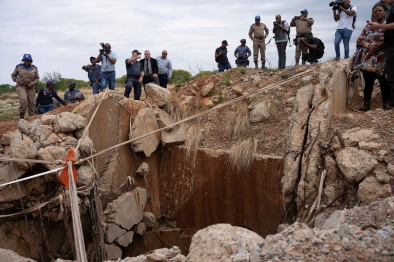 Hundreds of workers trapped in South African gold mine as government cracks down on illegal mining