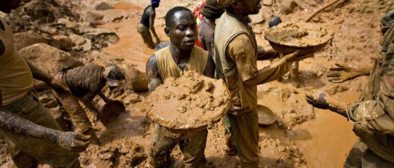 Senegal shuts down illegal gold mining site near Mali border