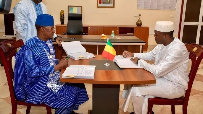 Abdoulaye Maïga takes over as Mali’s prime minister in a low-key handover ceremony