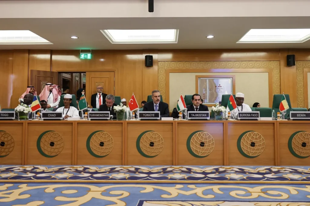 Chad’s foreign minister joins key OIC summit in Istanbul amid global turmoil
