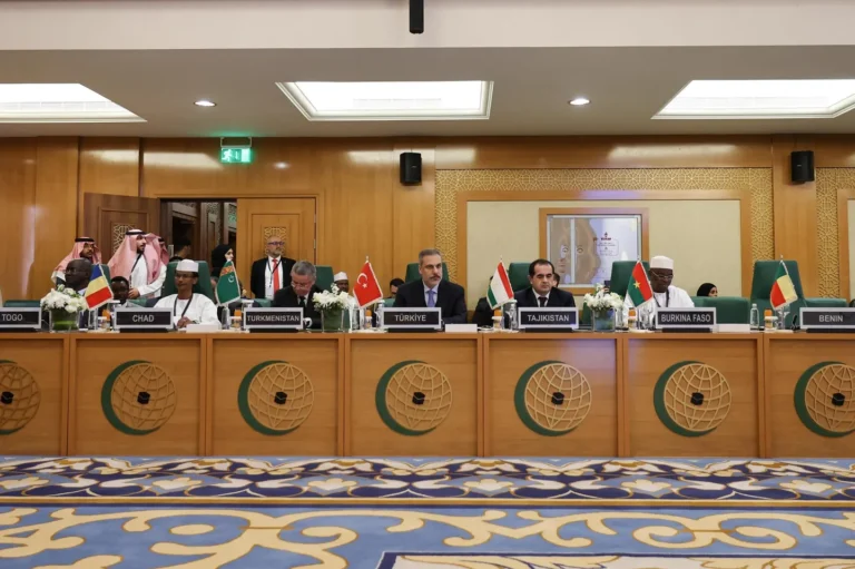 Chad’s foreign minister joins key OIC summit in Istanbul amid global turmoil
