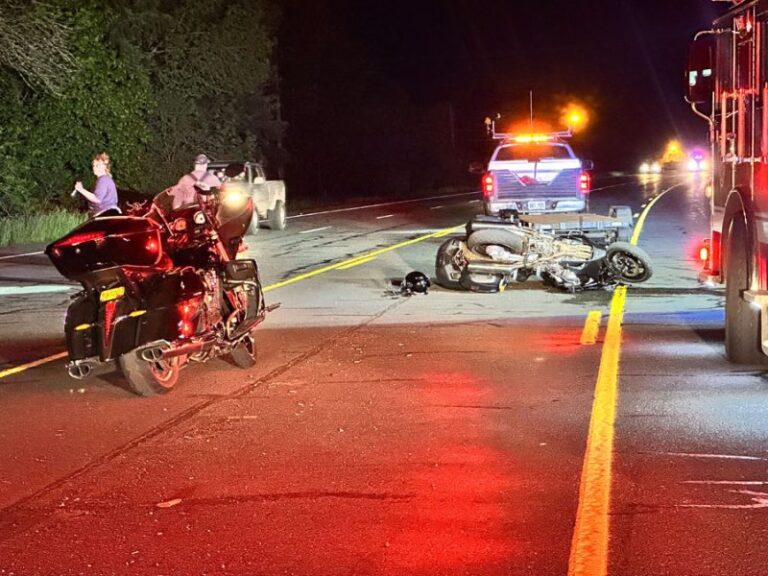 Motorcycle crash claims one life and injures two on Fayoum-Senuris road