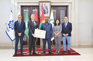 EU Ambassador honoured with Guinea-bissau’s “medal of merit for cooperation and development”