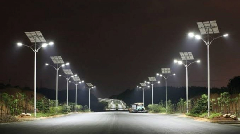 Ghana launches solar street light project to ease pressure on national grid
