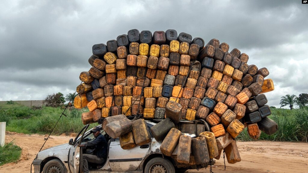 Gasoline smuggling crackdown in Angola nets 15,000 litres in Luena raid