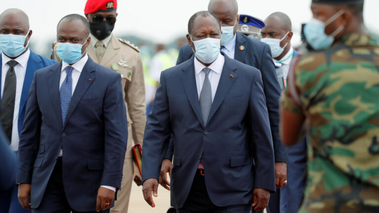 Former West African presidents meet Ivorian leaders ahead of tense presidential vote