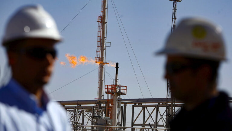 Algeria: concerns arise over new oil contracts and economic dependence