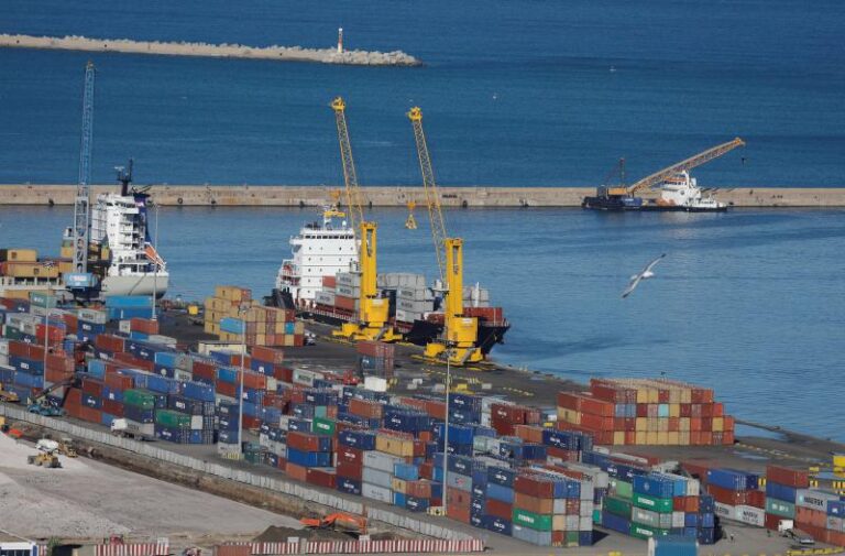 Algeria faces sharp trade deficit as imports surge and exports fall