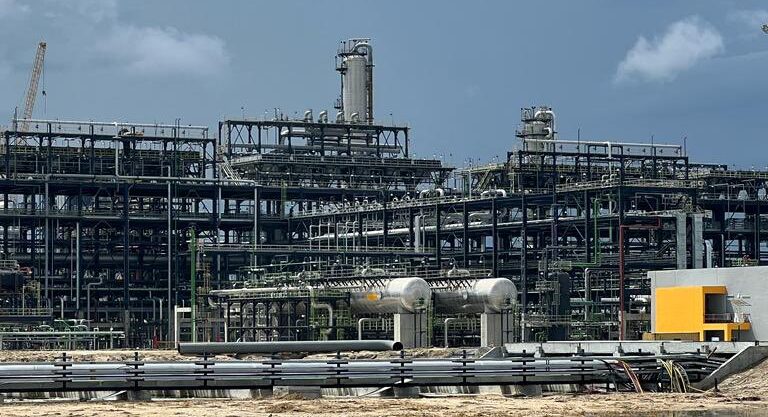 Nigeria: Dangote lowers gasoline prices thanks to its refinery