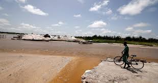 Senegal rising waters of the Senegal River disrupt Bakel communities