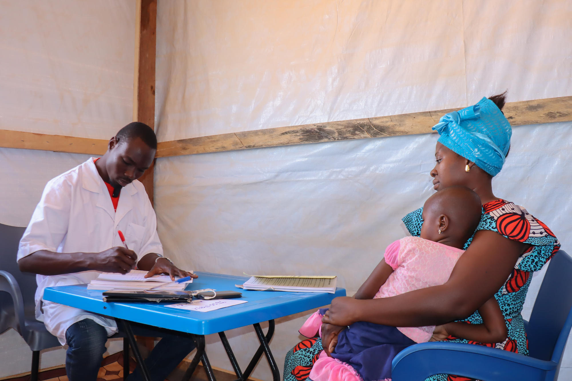 Burkina Faso allows doctors to continue private practice temporarily